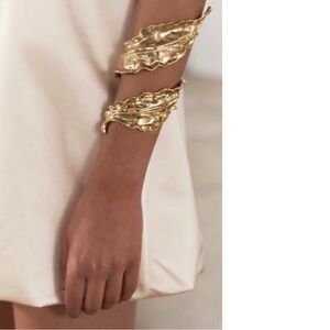 Zara limited edition TEXTURED LEAF ARM BAND ✨✨🔥🔥New no 🏷️